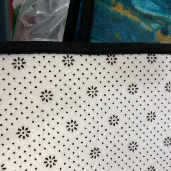 Pet Anti-Slip Mat - Picture 2 of 5